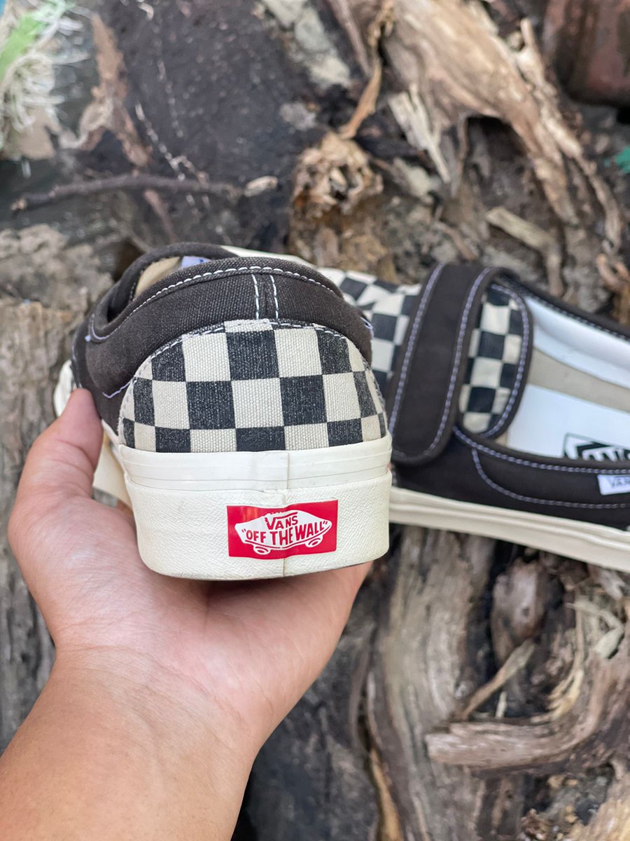 ajikxs's tweet photo. Bantu teman 
Dijual 
Vans Aneheim factory Style 47 dx 
Size 40 (25.5 cm)
Kondisi 90 %  baik
Harga 650k
Box ada
Hub : +62 859-0049-1972
#CepatLaris #CepatLaku #Vans #JualCepat #Pasar #Sepatu https://t.co/pAQIySc527