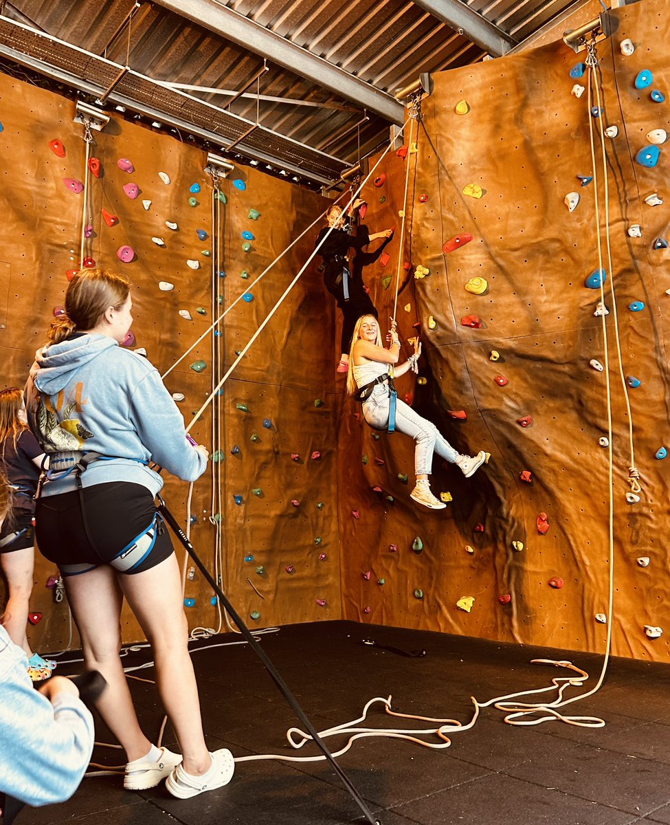 connectedyouth2's tweet photo. Fantastic day at Mount Batten today with our guys from Ernesettle. We took part in Bell Boating and Climbing. https://t.co/sgIgtjgH0C