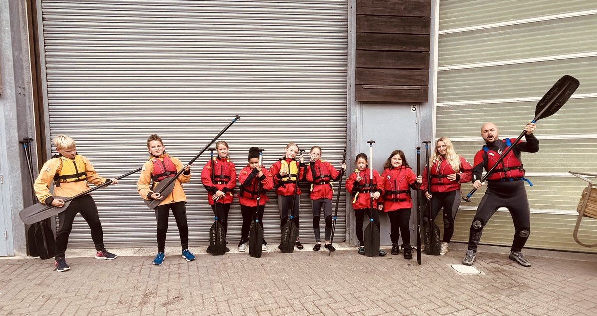 connectedyouth2's tweet photo. Fantastic day at Mount Batten today with our guys from Ernesettle. We took part in Bell Boating and Climbing. https://t.co/sgIgtjgH0C