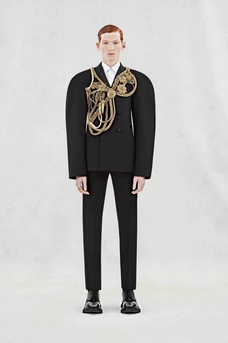 MaxKilworth's tweet photo. Alexander McQueen Spring 2024 Menswear by Sarah Burton https://t.co/V5XdNqeimz