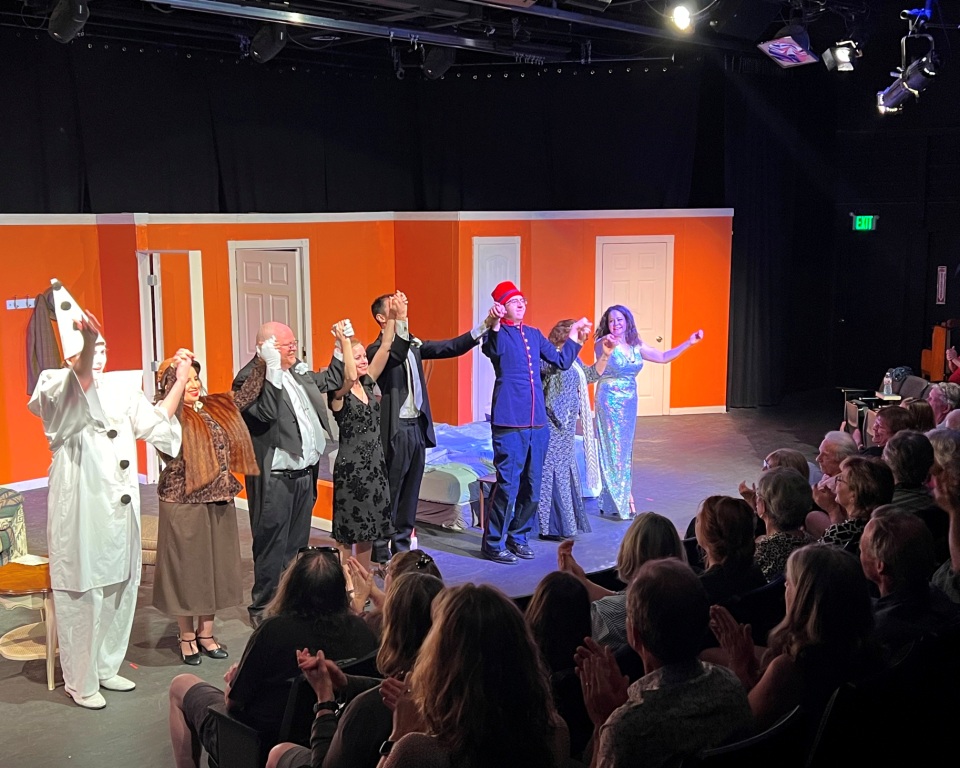 Lend Me A Tenor had a fantastic opening weekend! If you haven't seen it yet, get your tickets here:
theatrikos.my.salesforce-sites.com/ticket#/events…