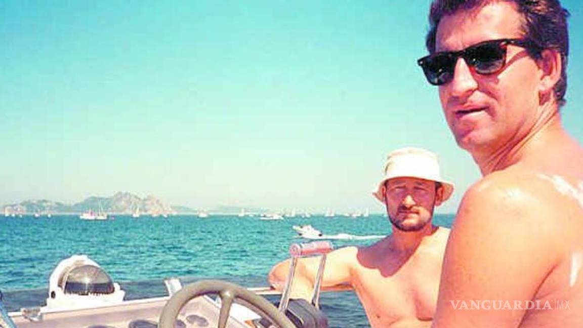 Es decent que un polític que pretén ser president d'un país s'excusi dient que aquell amic que surt amb ell a moltes fotos no és NARCOTRAFICANT, que només és un contrabandista? Ser contrabandista no és un delicte? O sigui que és amic d'un delinüent?