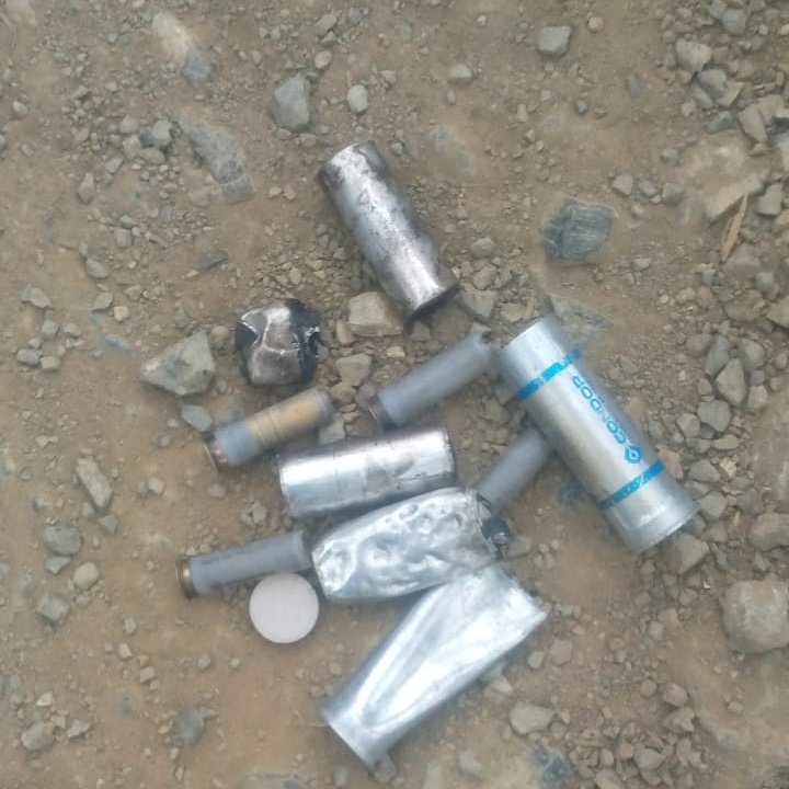 FNAntiminero's tweet photo. 🔴 #URGENTE 
Hasta el momento se registran cinco campesinos heridos en Sigchos por una violenta represión policial y militar auspiciada por la transnacional canadiense Ático Mining. "Por favor ayúdenos, no están solo con balas de gomas, nos están disparando".

@CorteConstEcu https://t.co/JJPKLvrKux