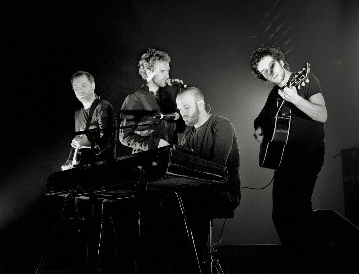 coldplayfiles's tweet image. Coldplay photographed by Olaf Heine (2005)