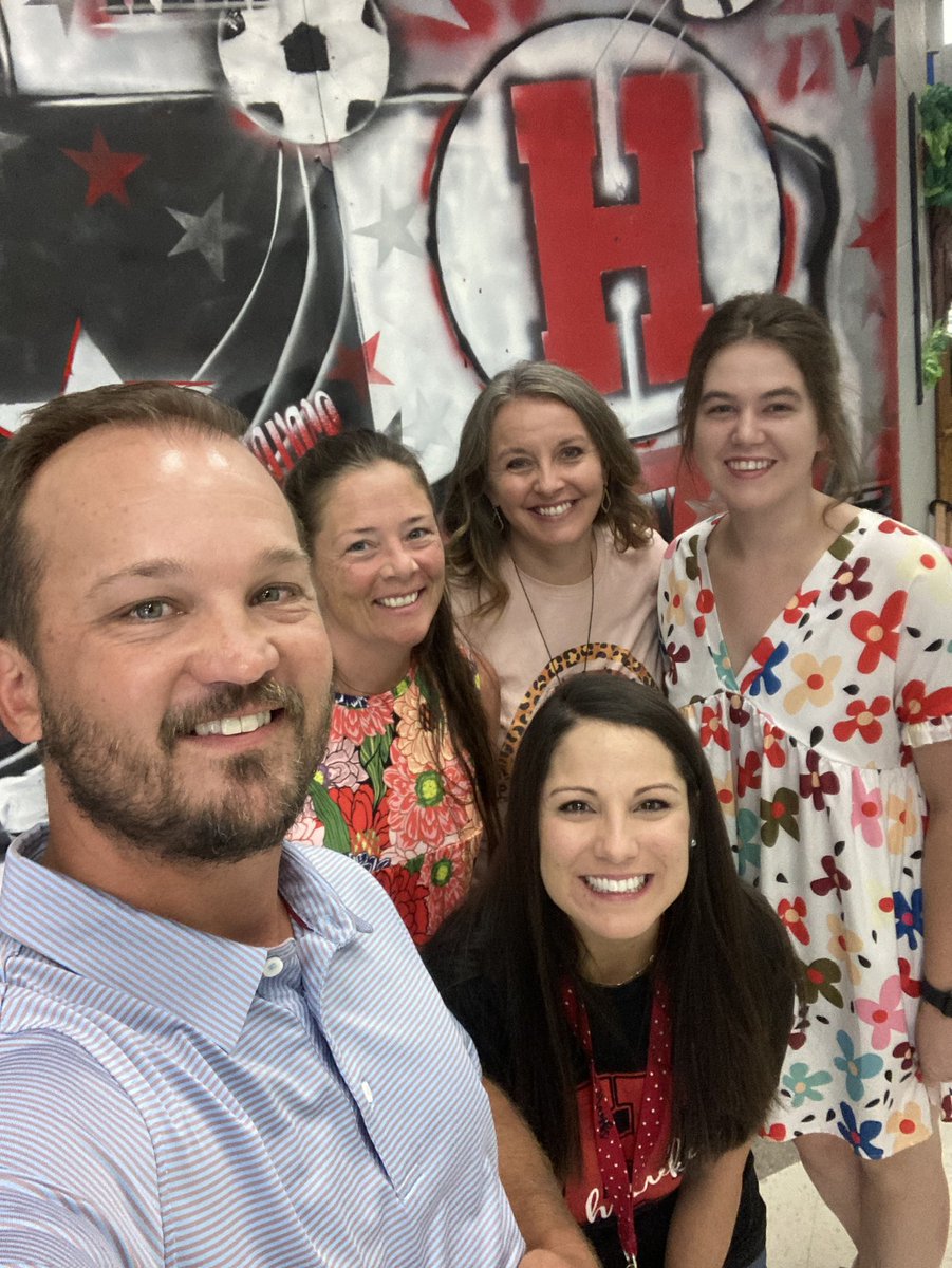 Welcome our newest HAWK staff members!
#OneLISD #NewTeacher