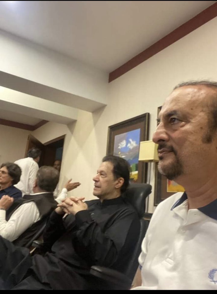 Mahnoor2662's tweet photo. یار جب بھی نیازی کو ان ایکشن دیکھو ایک انگوٹھا لائک اور دوسرا انگوٹھا ریٹویٹ والے بٹن پر رکھ دیا کرو https://t.co/1qMq16i6FU