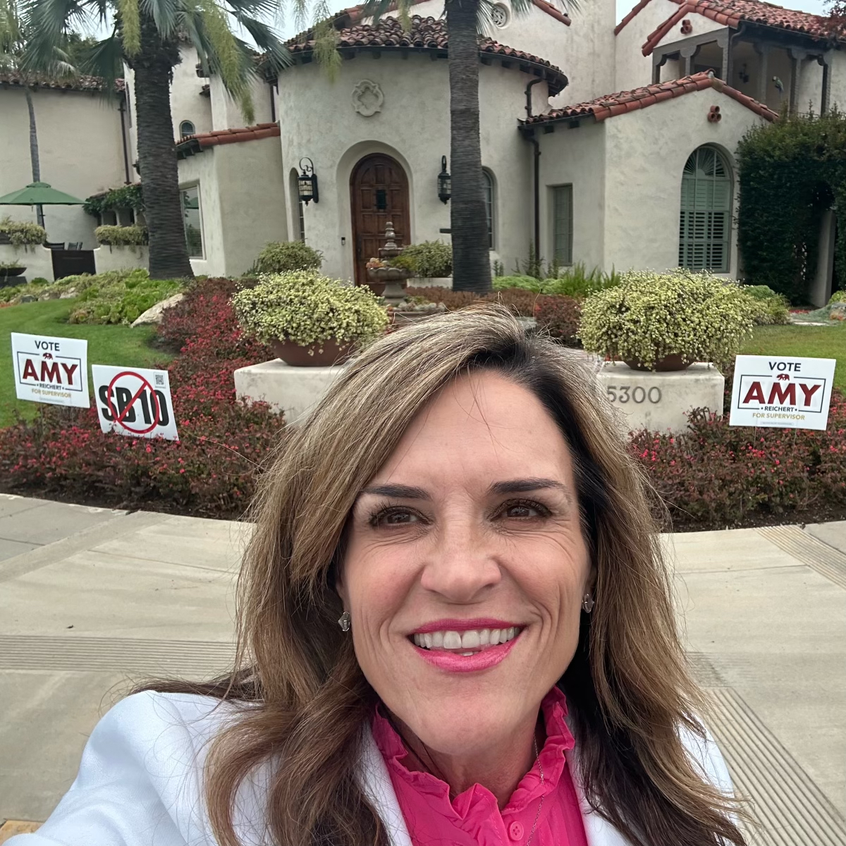 amyforsandiego's tweet image. It's simple: no pricey apartments without parking next to your single-family home! Let's ensure fair neighborhood planning and prioritize the needs of residents.