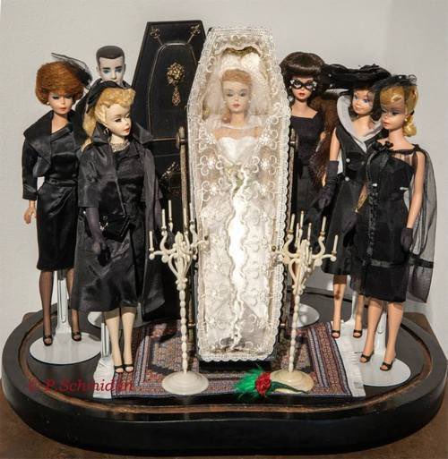 Do you guys ever think about dying? 

Thinking about death is completely normal, but we know talking about it can be awkward. Here are some tips from us on how to talk to your partner, parents, kids, therapist &amp; more: orderofthegooddeath.com/resources/talk…