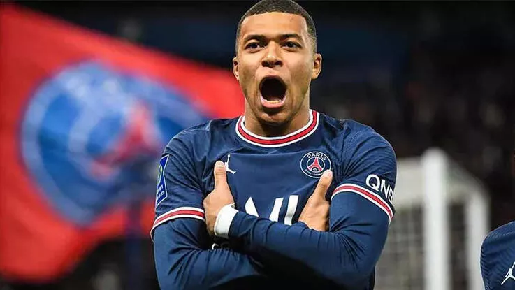 taktikmania's tweet photo. 🚨 Kylian Mbappe, Suudi Arabistan'da oynamaktansa sezonun tamamını yedek kulübesinde geçirmeyi tercih ediyor. 

(Relevo) https://t.co/d5vpoVIdhL