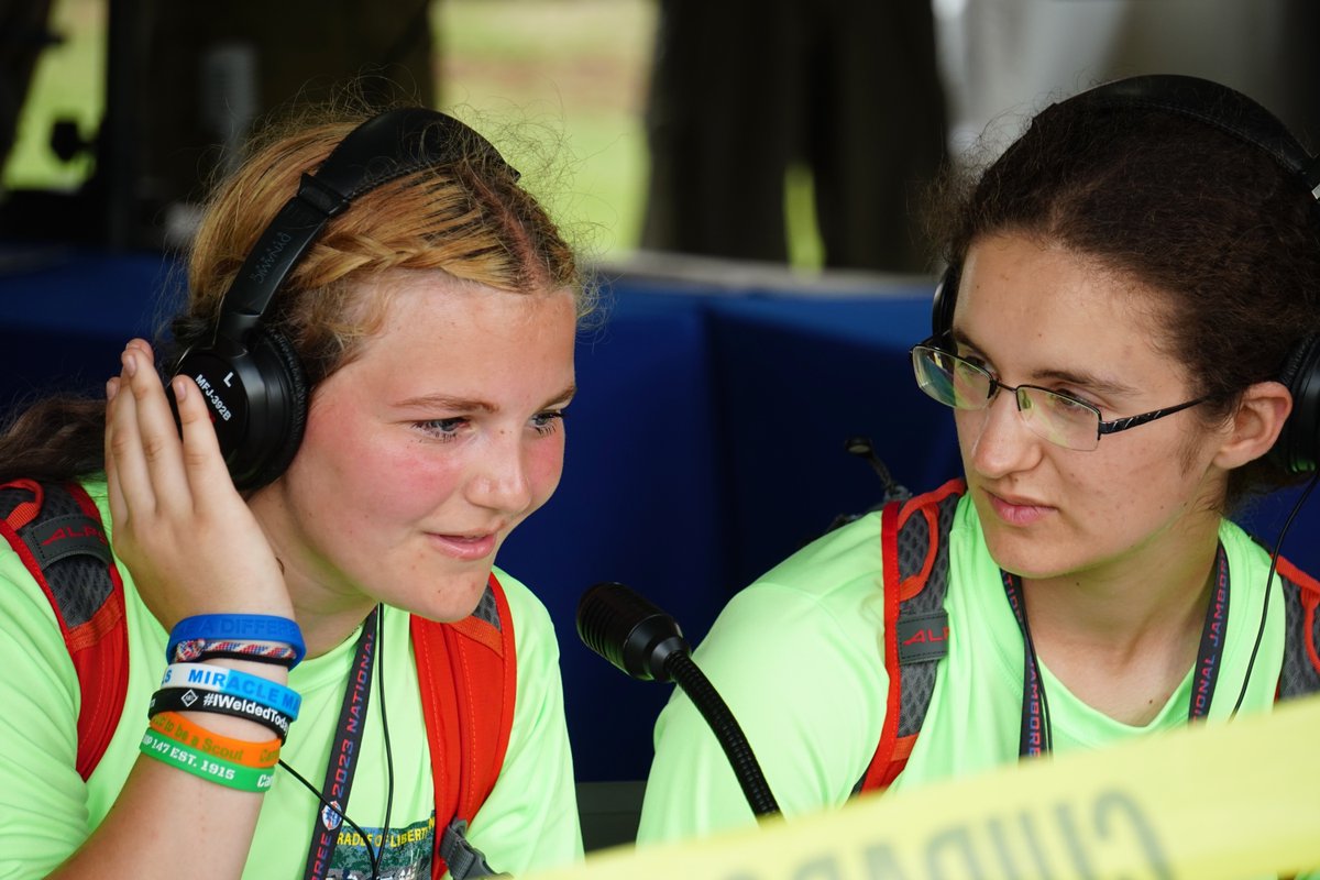 Warming up outside 😎 and the #hamradio bands are cooperating. Let's keep this momentum through the rest of this week at #NatJamboree23!  What has been your favorite activity?