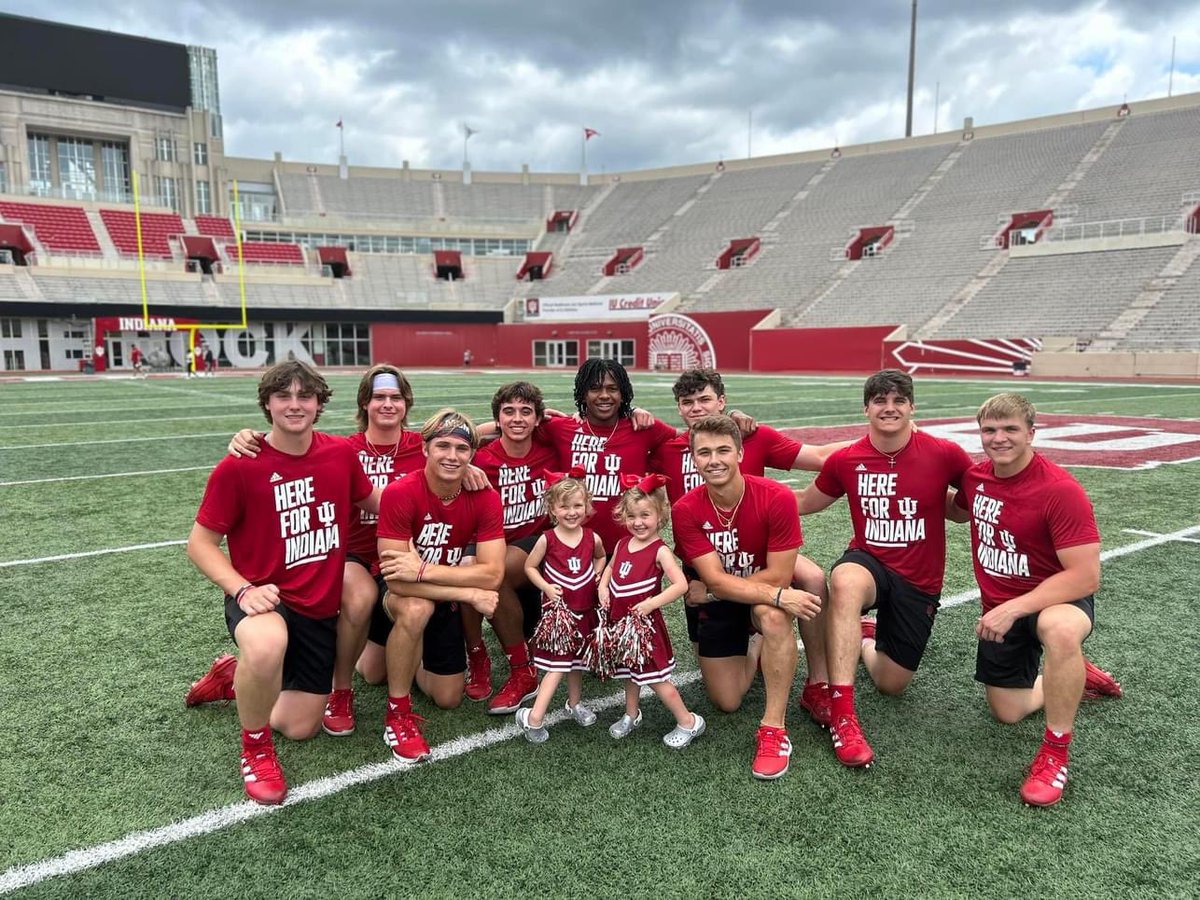 Seeing this photo today has made so many Hoosier baseball momma’s hearts happy! And how darling are these two precious little IU cheerleaders? 🔴⚪️ <a href="/IndianaBase/">Indiana Baseball</a> <a href="/CoachSimmons4/">Derek Simmons</a>