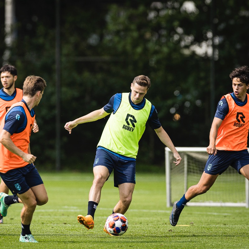 WillemII's tweet photo. DAY 1 ✔️
#SeasonPreps⚡️