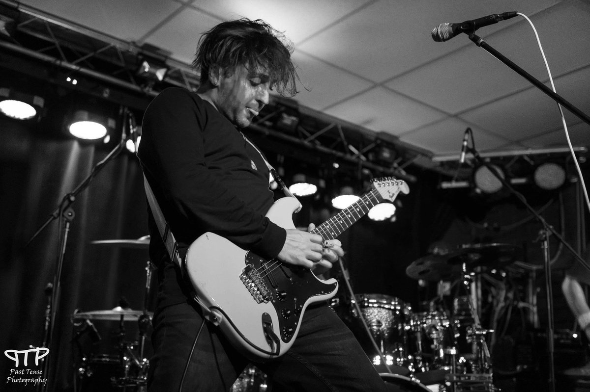 3BroKenStrings tweet media