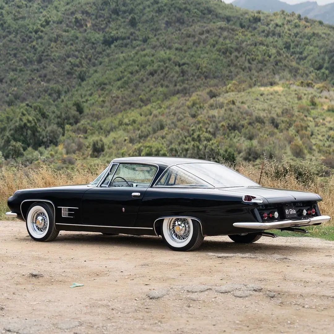 winnie_car's tweet photo. Not an everyday American classic but I really like the L6.4 CoupΓ© by Ghia. Only few were made and they would make a perfect figure at every international high class concour event#ford
#Fordmustang #s550only #shelby #shelbygt500
#mustangfanclub #classiccars #classiccarsforsale https://t.co/XYLh2vhvEc