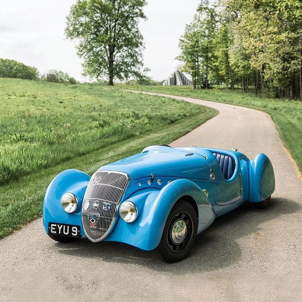 winnie_car's tweet photo. With this beautiful Peugeot 402 Darl'mat Special Sport Competition Roadster I wish a happy "14 Juillet" to my French friends.#ford #mustang #mustanggt #oldmustang #oldcar
#Fordmustang #s550only #shelby #shelbygt500
#mustangfanclub #classiccars #classiccarsforsale https://t.co/7ut1LRm8lv