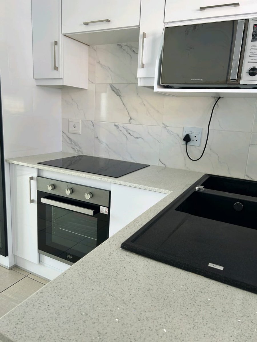 Inno_Morare's tweet photo. we did this white gloss kitchen in Centurion

twitter client ❤️ https://t.co/cN1aBxVAOx