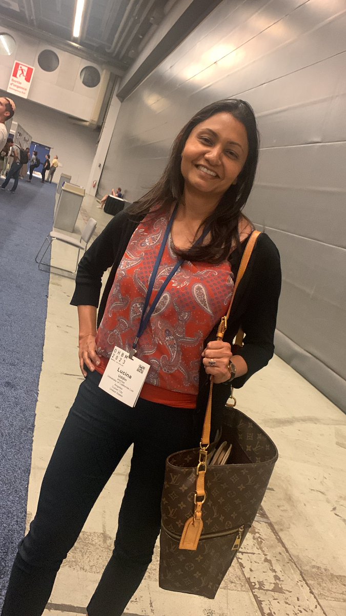 cortex_couture's tweet image. Advice to a young scientist: dress for the career you want @LucinaUddin