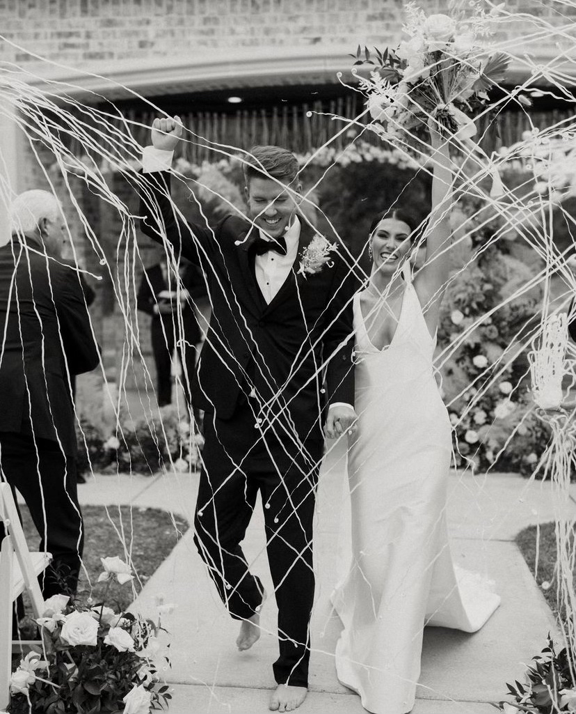 affinity_modern's tweet photo. Dress for the week✨A wedding dress with a bow will never go out of style 🎀

Style: 88200
Designer: #Justinalexander

#modernaffinitybridal #weddinggown #bridalgown
#houstonbrides #bridesofhouston #houstonwedding #weddingsofhouston #houstonbridalshops #houstonbridetobe #theknot https://t.co/7BSdOThkhf
