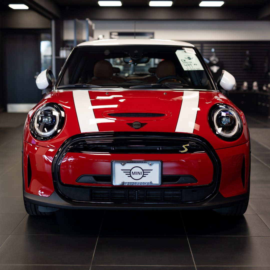 MotorwerksMINI's tweet image. Looking for an electric MINI? ⚡️ Browse our amazing MINI EV selection through the link in our bio! #MotorwerksMINI #MINIEV