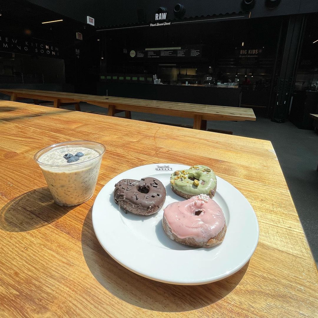 Chicago Raw is open for business at Time Out Market! Their juices, elixirs, chia pudding, and other 100% vegan, raw food is made daily and can be purchased at their new spot in Fulton Market 8 AM - 8 PM every day. See their menu of plant-based foods: bit.ly/43y4S3L