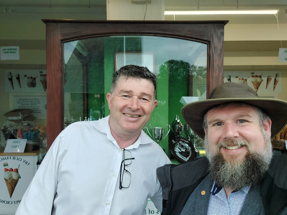 PeredurPlaid's tweet photo. Diwrnod gwych yn y @royalwelshshow heddiw. 

Clywais i a fy nghydweithwyr Plaid_Cymru lawer gan @NFUCymru a @FUWpress am yr heriau sy'n wynebu ffermwyr.

Bum hefyd yn sgwrsio gyda @Adferiad_ @SMARTMONEYCYMRU a @ShelterCymru yn ogystal â nifer o fusnesau lleol. https://t.co/9SvZPtnZJp