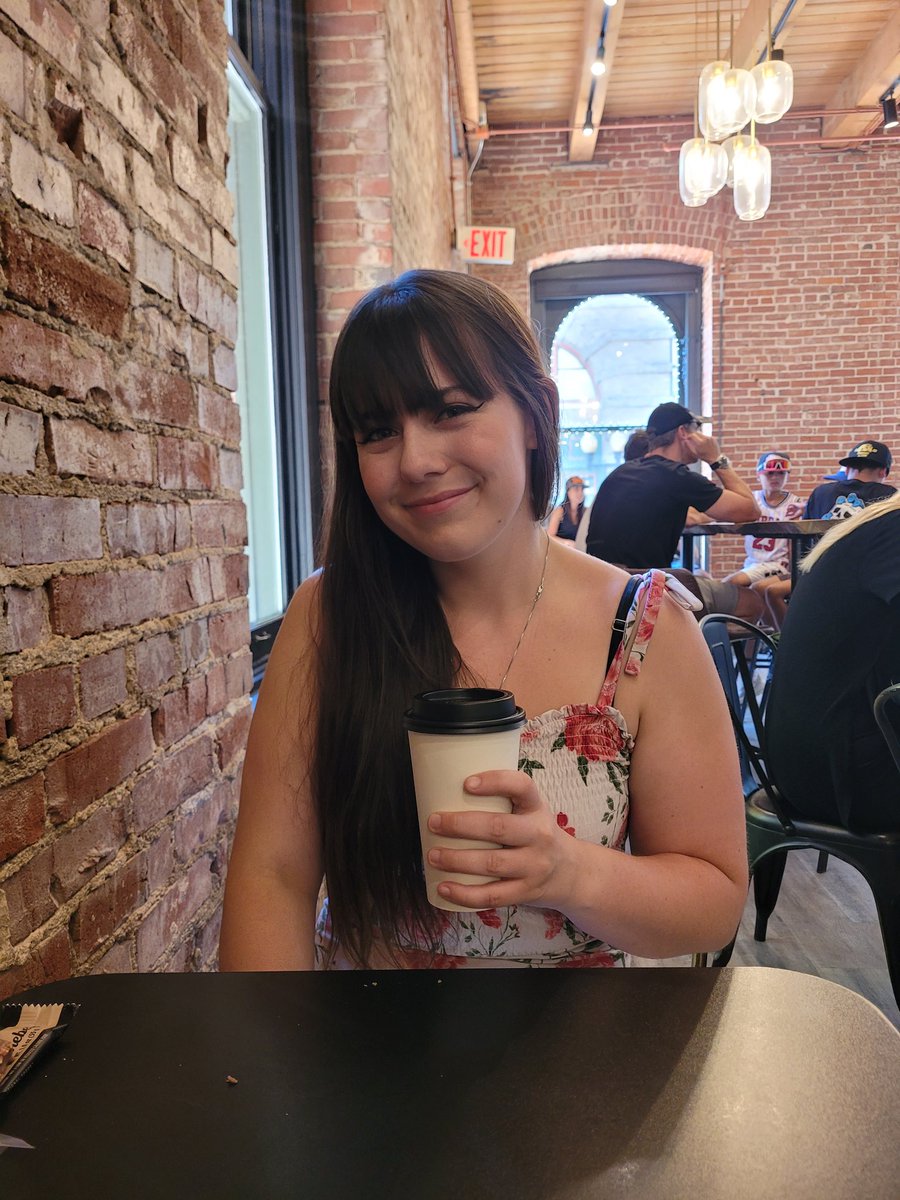 ColtonR_15's tweet photo. Coffee date ☕️ #VestedCoffee https://t.co/V4EqLHUEaX