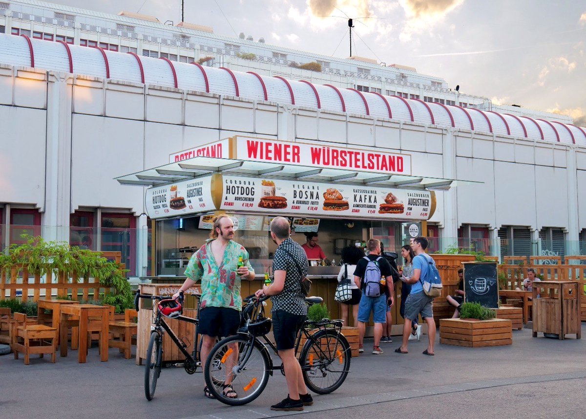 Wiener Würstelstand tweet media