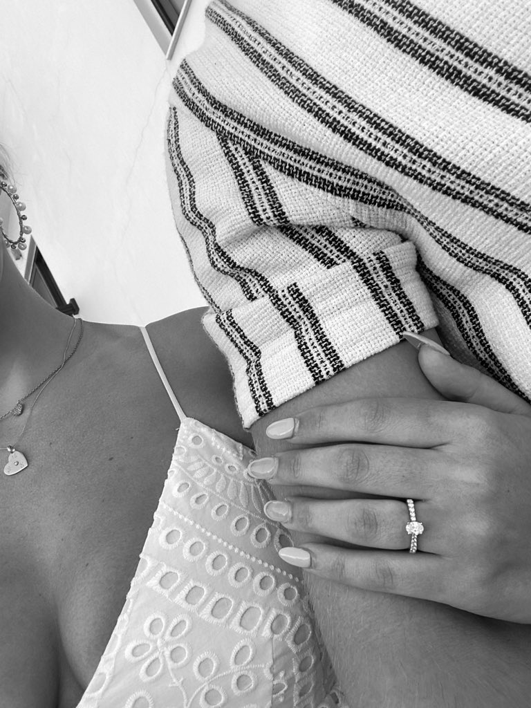 Miss Sutton tweet media