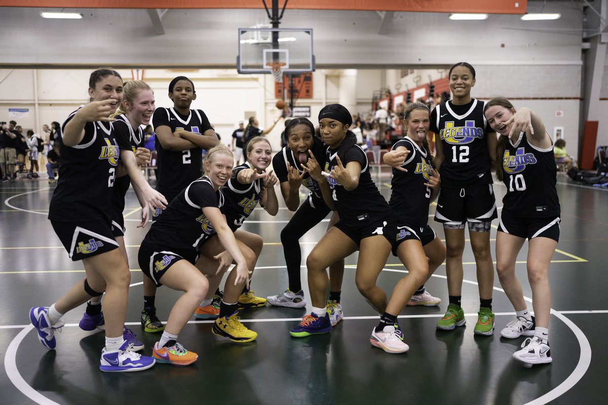 DrewFladung's tweet photo. Proud of this Legends U 15U squad!

Finished the season 38-4, won 4 events, and put themselves on the map top to bottom!

Such a fun group to be around. The future is bright!

4+4 👊🏼🤙🏼

#BTA 🟨🟦🙌🏼 https://t.co/0A8MNt1eof