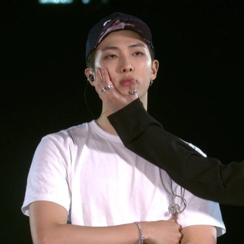 koogifs's tweet photo. oh to be able to squish joon’s cheeks :( https://t.co/Pzo3dKH4yI