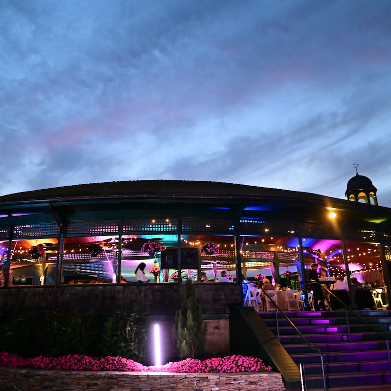 TennisHalloFame's tweet photo. Newport shines bright during #EnshrinementWeekend
Explore photos, videos, and highlights from the weekend that was honoring the Class of 2023 ✨