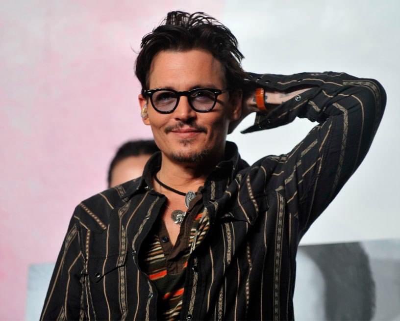 RealTimeRating's tweet photo. #AHORA | Encuentran inconsciente a Johnny Depp en un cuarto de hotel. https://t.co/ysKxTRrsoK