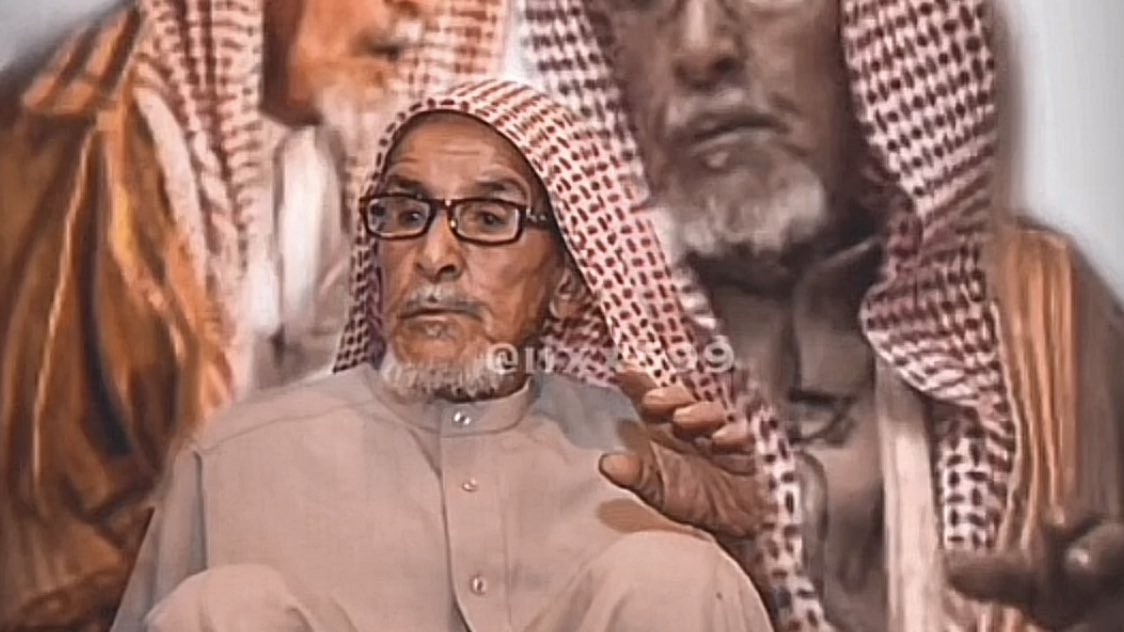 oozzrt's tweet photo. متى سموم القيض عنا تقفـي
وسهيل قبل يعمّد الفجر قد شيف

"  والنار يصلح  شبها  لـ التدفي
والبرد نوجس من نسيمه هفاهيف"

"بدر الحويفي رحمة الله" https://t.co/fH9A6DcKL3