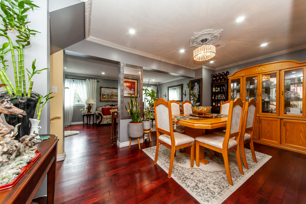 GtaVirtualTours's tweet photo. Featured Listing: 3521 Ash Row Cres, Mississauga
Photo Tour: 3521-ash-row-cres-mississauga
Order a Tour: https://t.co/K9SNvIYS7F https://t.co/L66HO9ilhd