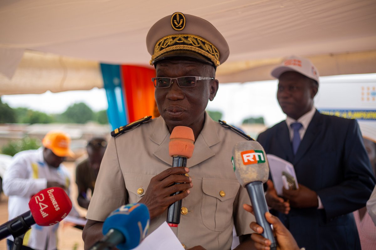 UnfpaCI's tweet photo. 1/2 @Santeci & @UnfpaCI ont procédé en ce jour au lancement de la Semaine Régionale de la Planification Familiale dans le #Gbêkê.
Cette activité de sensibilisation & de fourniture des conseils & services de PF se déroule du 24 au 28 juillet à #Bouaké, #Sakassou, #Beoumi et #Botro https://t.co/aqZ5BFcYHc