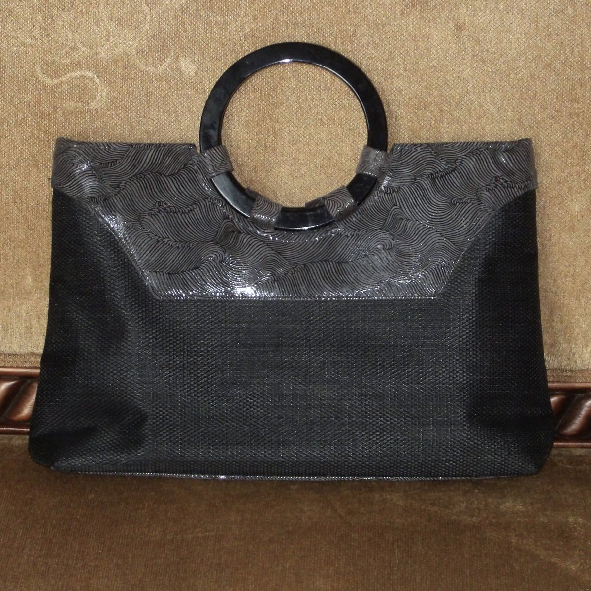 cottagebird's tweet photo. 1990s Michelle LaLonde Top Handle Josie Style Leather Handbag –  less than $65, with free shipping! Click now to make it yours https://t.co/p772w9xhR3 from @cottagebird via #etsy https://t.co/zgOeeTrIa3