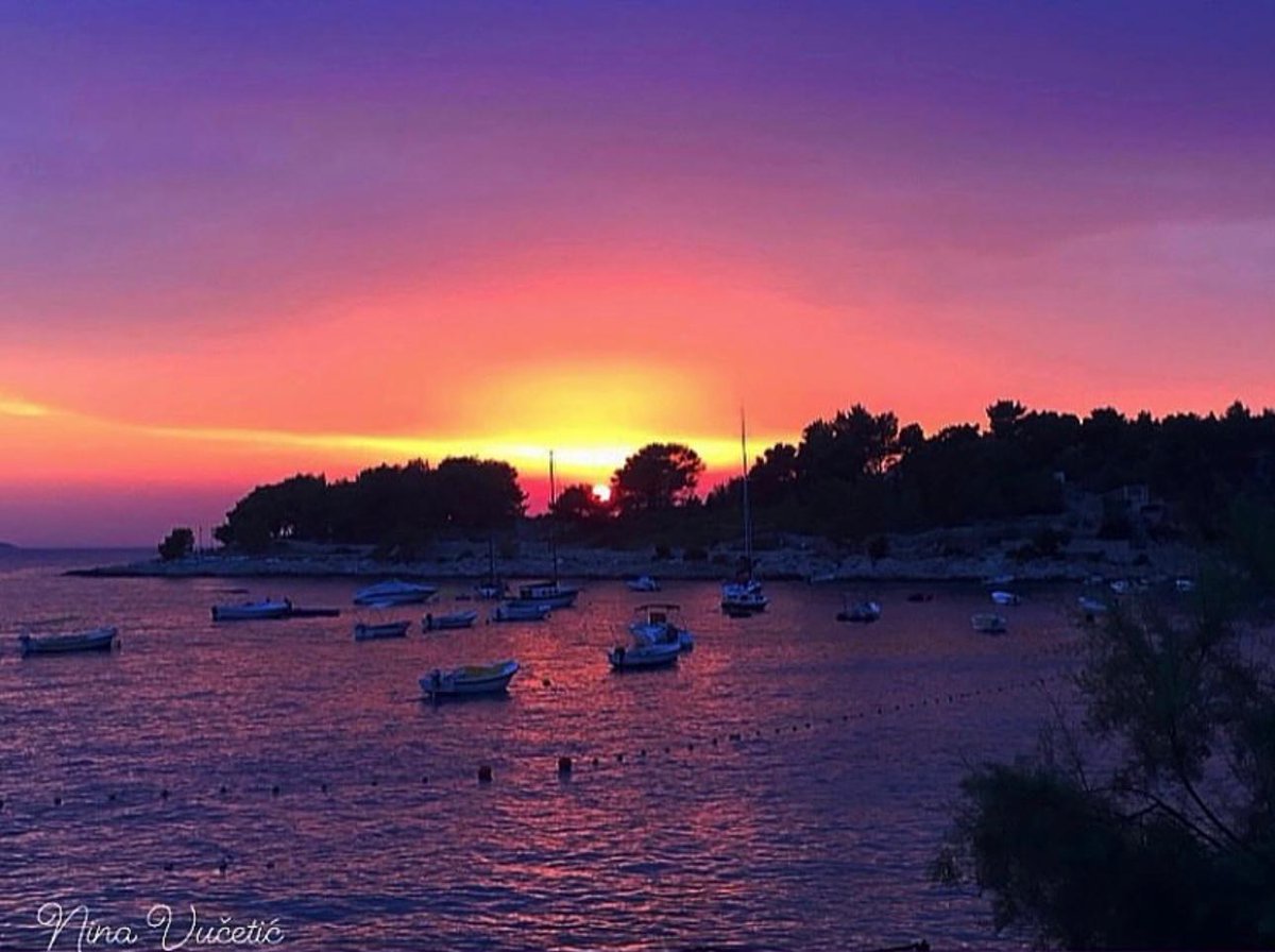 krunozorman's tweet image. Reserve your place under the sun... Sun set.. +385(0)992989977