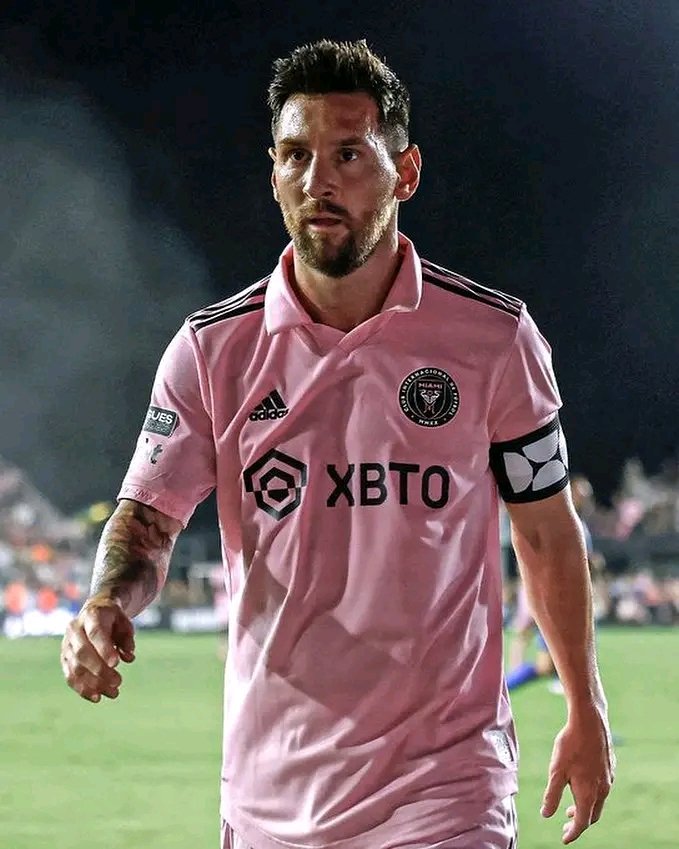 peterjosephp311's tweet photo. Messi atavaa kitambaa cha unahodha na huenda akaanza katika mechi ya Jumanne dhidi ya Atlanta United, Tata Martino alisema Jumatatu 👀 Inter Miami ina nahodha mpya ©
#jsport https://t.co/zJTp30xsgF