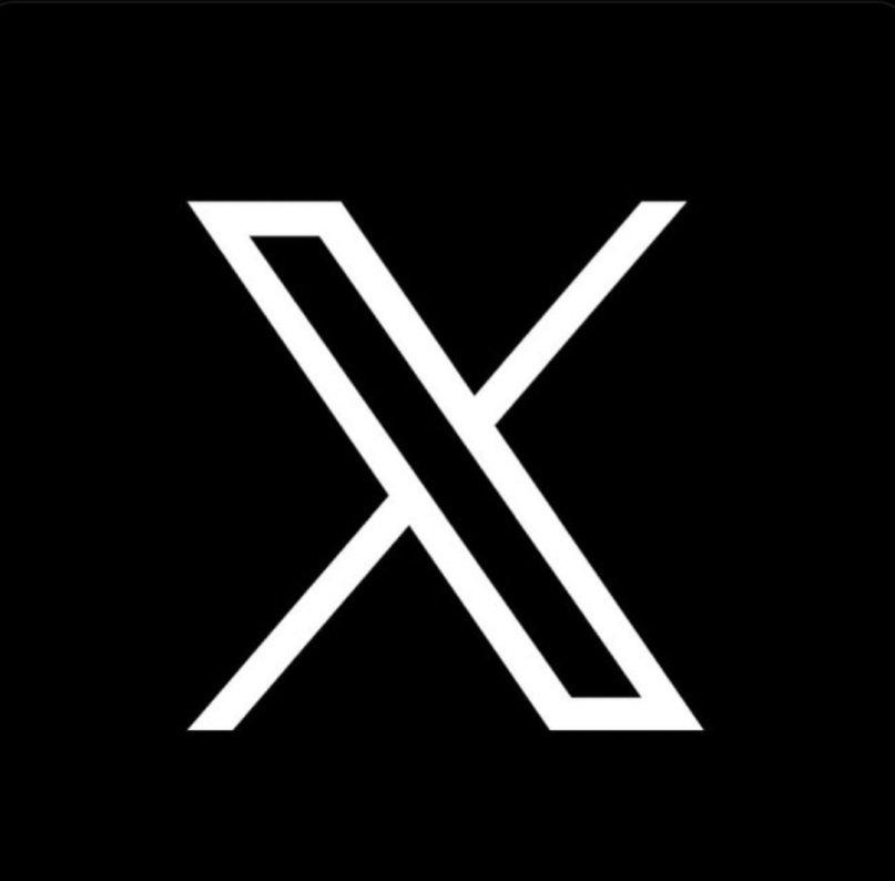 erickalear's tweet image. This is what happens when you let your 13 year old name the family dog. "His name is X, but we all call him Twitter."