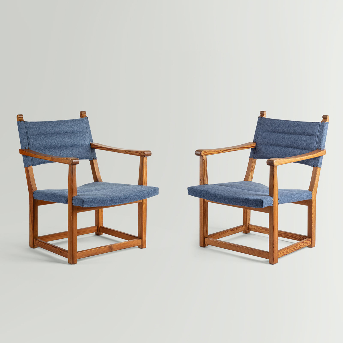 formalistgcom's tweet photo. Pair of rare and elegant “Hängsits” armchairs in solid pine and blue fabric, designed by Carl Malmsten in Sweden, 1947.

For inquiries, please send us a private message or visit our website.

#FormalistGallery #CarlMalmsten #SwedishDesign #20thCenturyDesign #CollectibleDesign https://t.co/3moNVh49qz