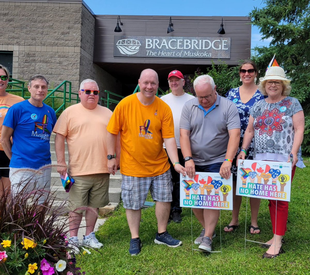 The Town of Bracebridge is recognizing Muskoka Pride Week by raising the Progress Pride flag 🏳️‍🌈🌈  <a href="/townbracebridge/">Town of Bracebridge</a>
<a href="/RickMaloneyBB/">Rick Maloney</a> 
#Muskoka #Bracebridge #muskokapride #pride2023