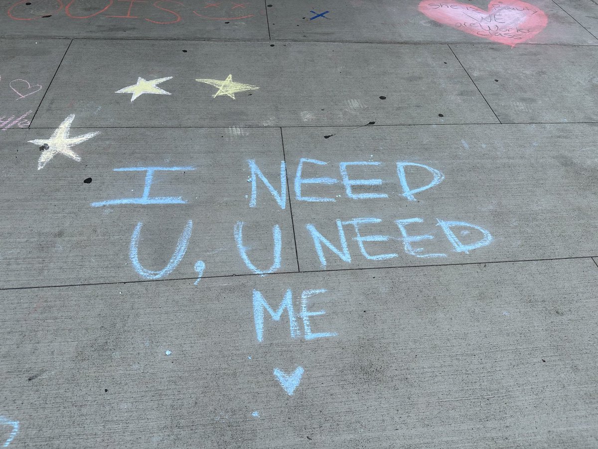louisdailypromo's tweet photo. Louie pavement in front of the #FITFWTBoston venue.

📸: emmaswalls https://t.co/gt4vxSglsD