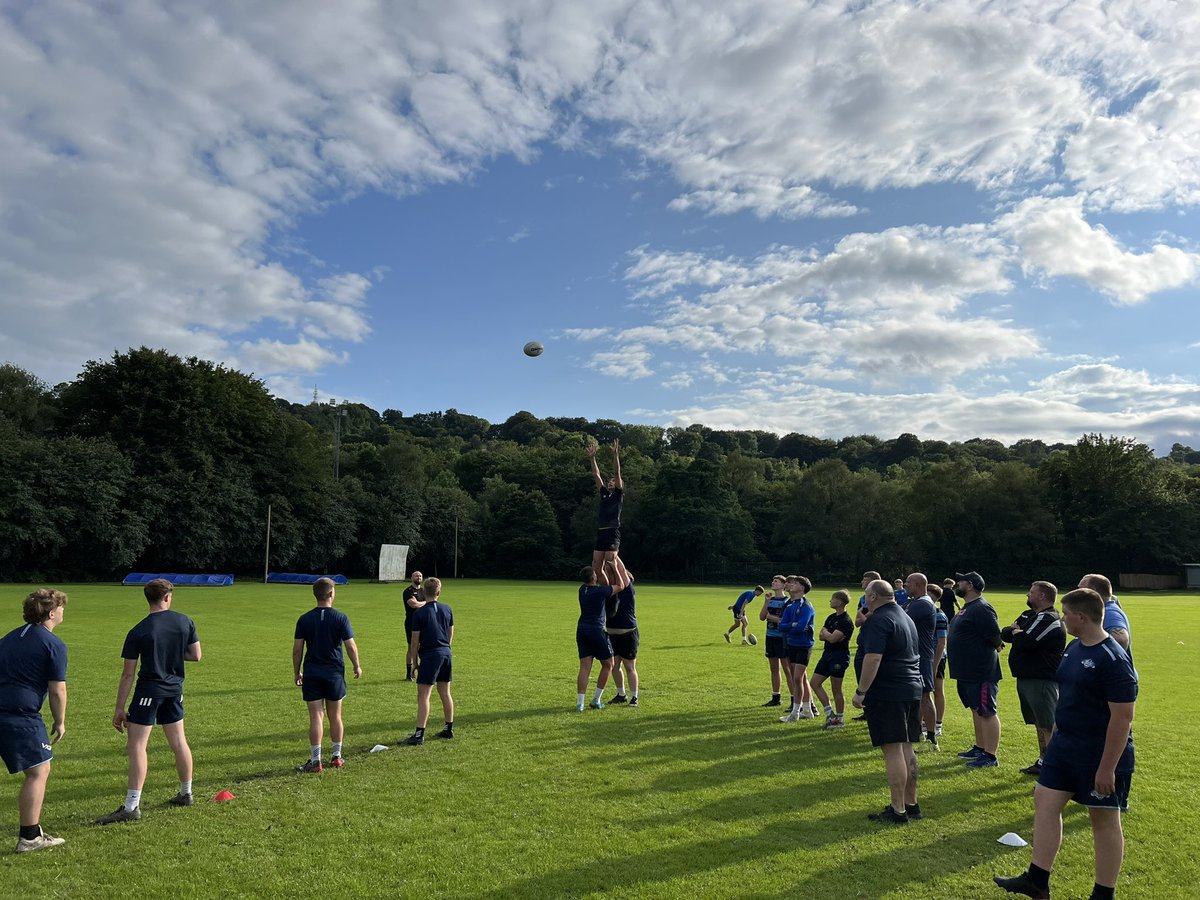 Jake_Allen3's tweet photo. Great to see good numbers at this evening @ISRU15s CPD Night!🚨

@Jonhughesrugby | @AshSweet6 
@JoelRaikes | @Gouldy_03 

#OffTheTop | #CrouchBindSet 🏴󠁧󠁢󠁷󠁬󠁳󠁿🏉 https://t.co/mHIgd5Y4pR