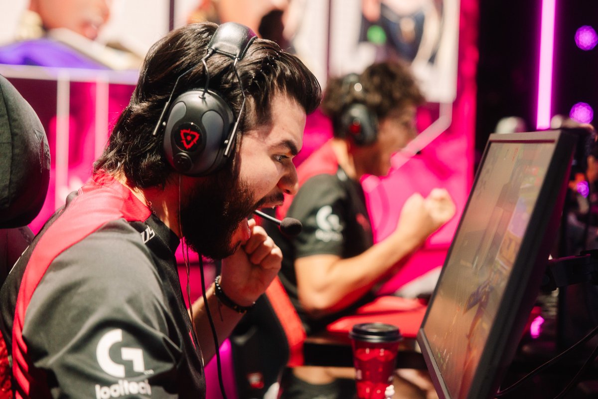 Selección de Campeón - Esports tweet media