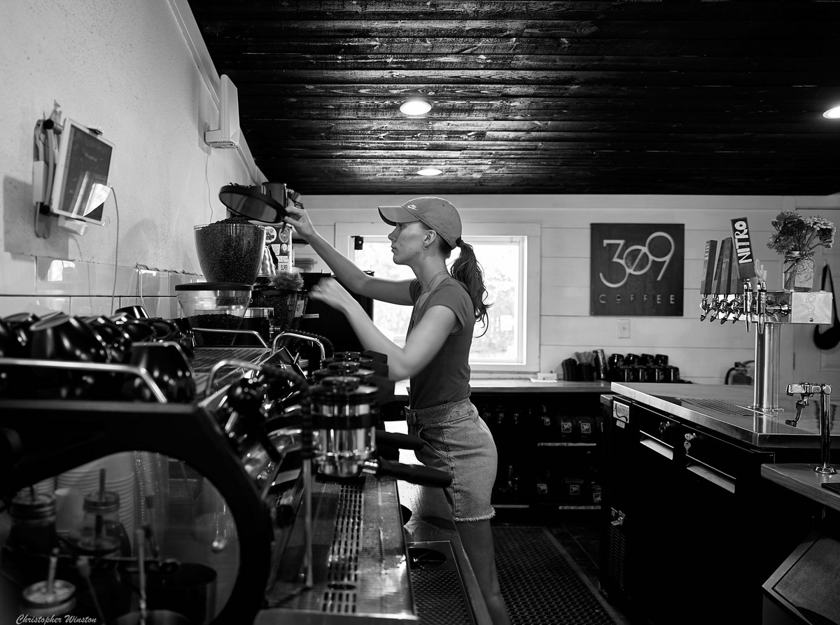 cdw21's tweet photo. #georgetowntx #coffeeshop #309coffee #barista #leica #leicashot #texas #coffeelife #leicaphotography https://t.co/NlvnEEeI3I