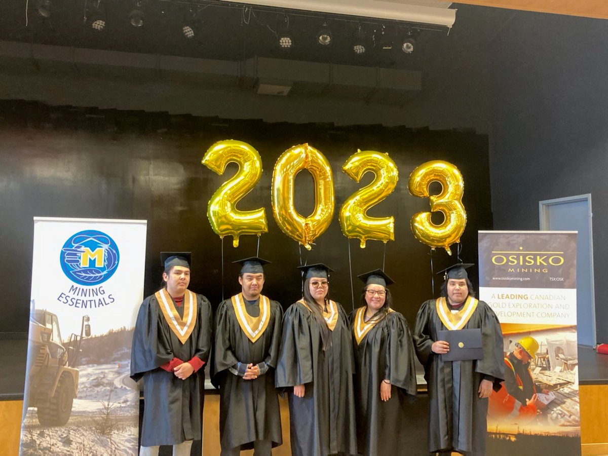 MiHRCouncil's tweet photo. Congratulations to 6 new learners who graduated from the #MiningEssentials program delivered in partnership with @CSMOminesQcand @Osisko_Mining. To learn more about our work readiness training programs, contact essentialskills@mihr.ca. https://t.co/SxX4lGoZjU