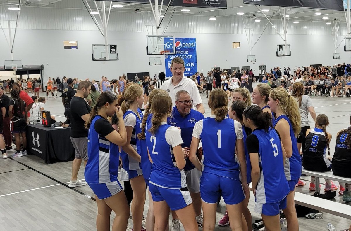 Congrats to our young bluebloods. Our 2027 crew went 6-0 in Ohio and won the championship at the Finale by Select Events. Special thanks to Coach Moses and Coach Shields on a great season. 💙