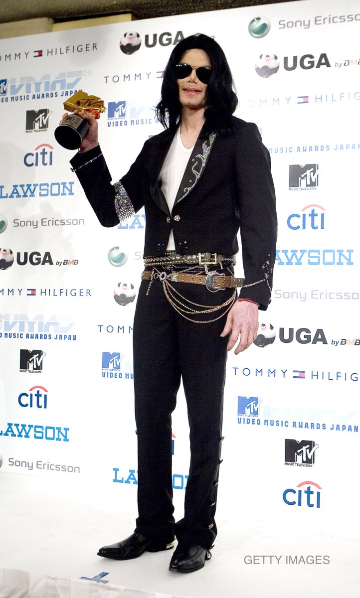 michaeljackson's tweet photo. "I think it’s so important to set goals for yourself. It gives you an idea of where you want to go and how you want to get there. If you don’t aim for something, you’ll never know whether you could have hit the mark.” – Michael Jackson https://t.co/adMdaSAD3D