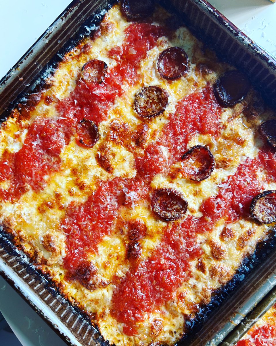 Love pizza? Me too. Gimme a follow! instagram.com/nates_detroit_…