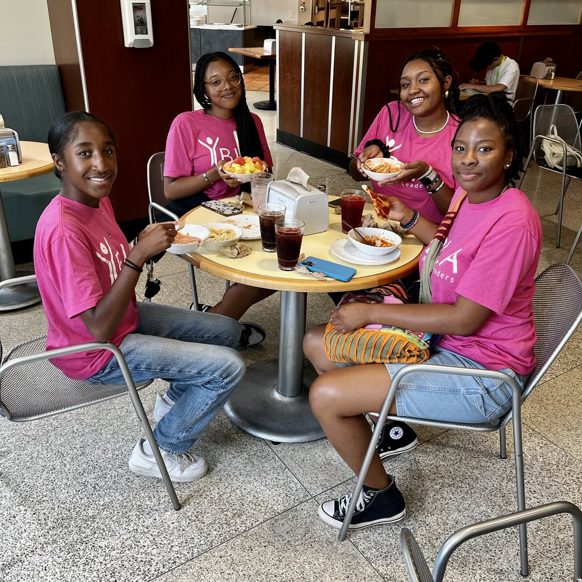 Last Friday, a group of Sr. Ambassadors &amp; Leadership Inside-Out YLeaders visited the campus of <a href="/UNC/">The University of North Carolina at Chapel Hill</a> Chapel Hill! They received a campus tour, spoke with the admissions staff about scholarship opportunities, and had a Q&amp;A with current #UNC students! 

#YBLA | #WeBuildLeaders